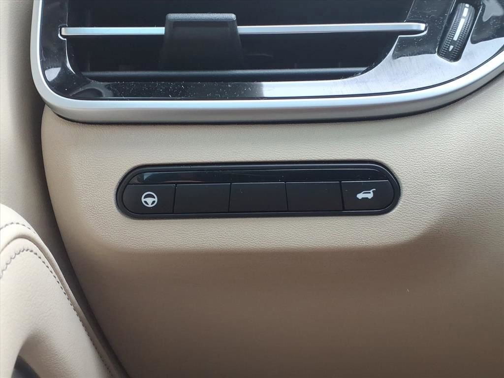 Used 2023 INFINITI QX60 Luxe w/ Performance Audio Package image 12