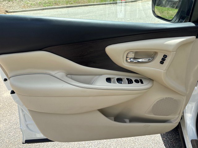 Used 2019 Nissan Murano Platinum w/ Cargo Package image 17