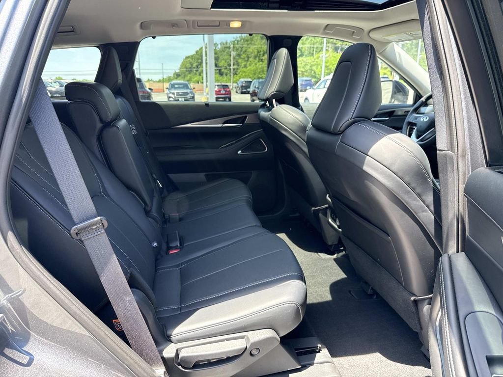Used 2023 INFINITI QX60 Luxe w/ Vision Package AWD/4WD image 19