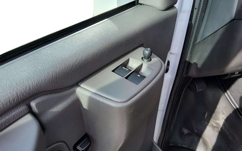 Used 2023 Chevrolet Express 3500 LS RWD image 21