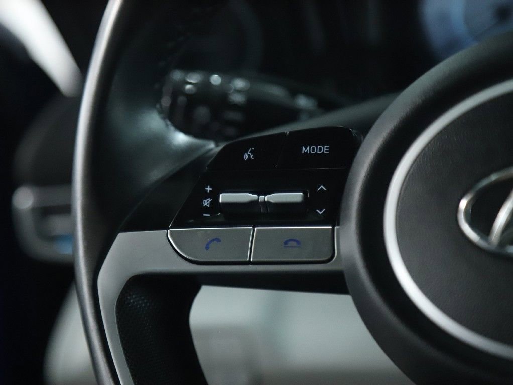 Used 2023 Hyundai Elantra Limited image 22