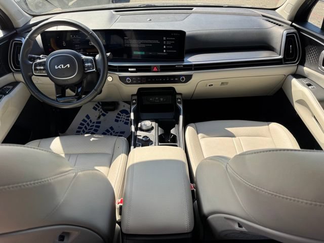 Certified 2025 Kia Sorento EX w/ EX Panoramic Sunroof Package AWD/4WD image 12