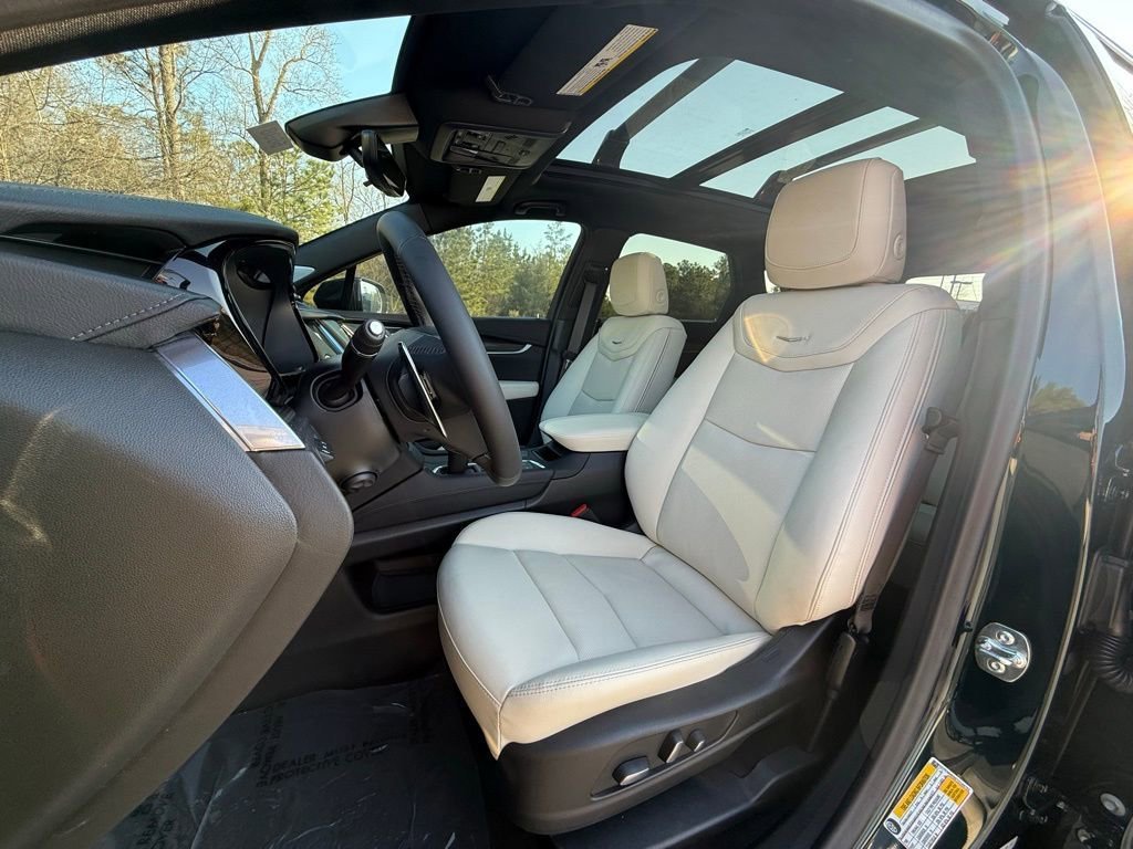 New 2026 Cadillac XT5 Sportv w/ LPO, Onyx Lite Package AWD/4WD image 5