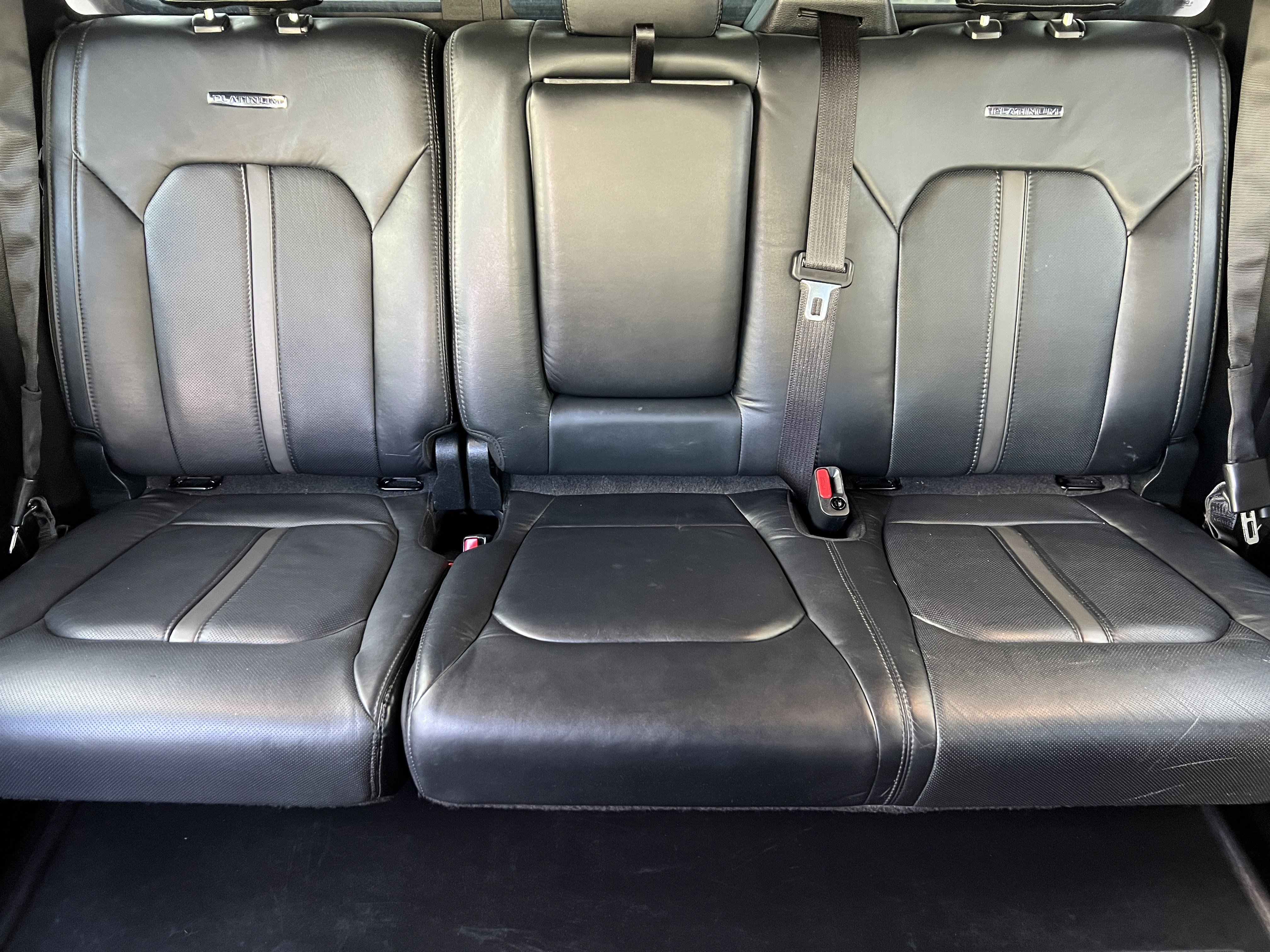 Used 2015 Ford F150 Platinum w/ Equipment Group 701A Luxury AWD/4WD image 15