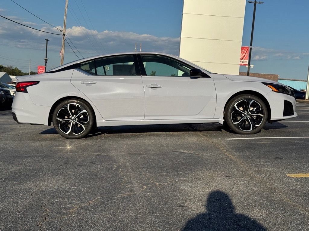 New 2025 Nissan Altima 2.5 SR w/ SR Premium Package image 2