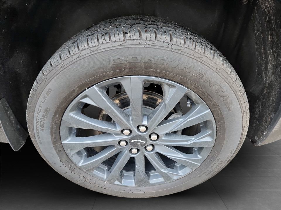 Used 2023 Chevrolet Traverse RS image 34