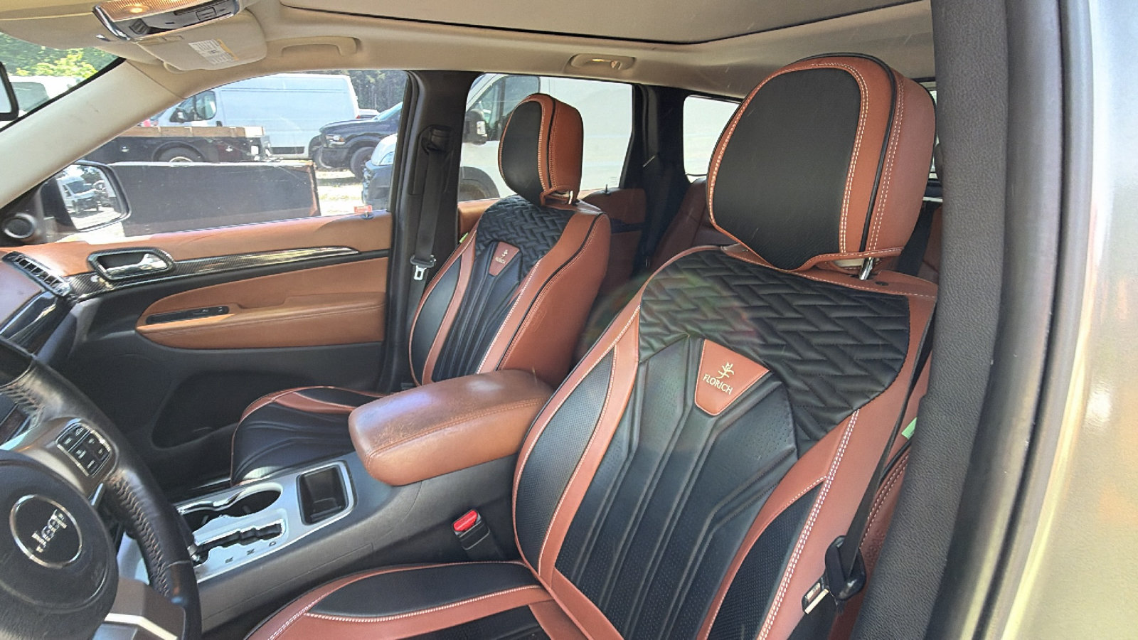 Used 2012 Jeep Grand Cherokee Overland Summit RWD image 18