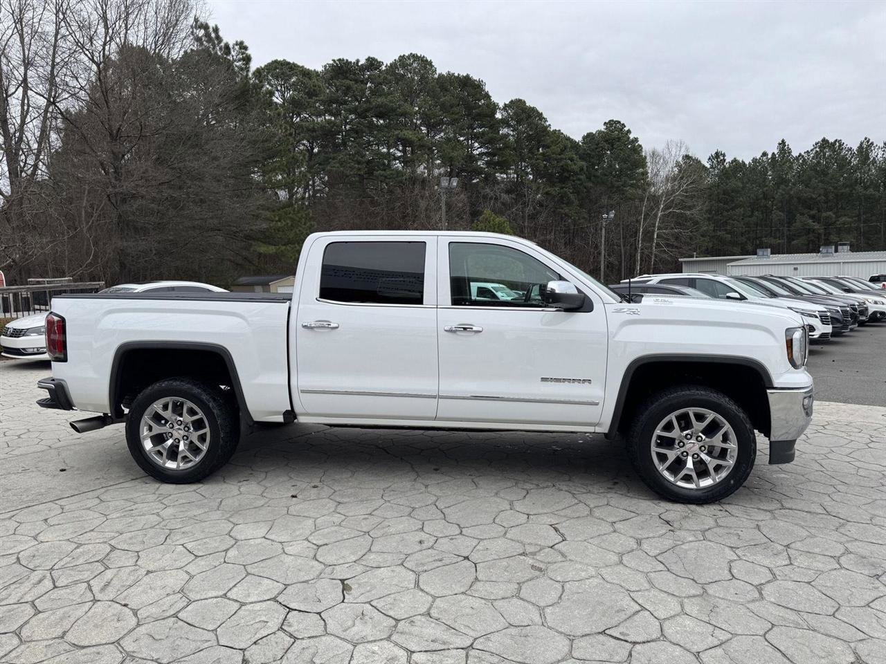Used 2018 GMC Sierra 1500 SLT w/ SLT Premium Package image 19