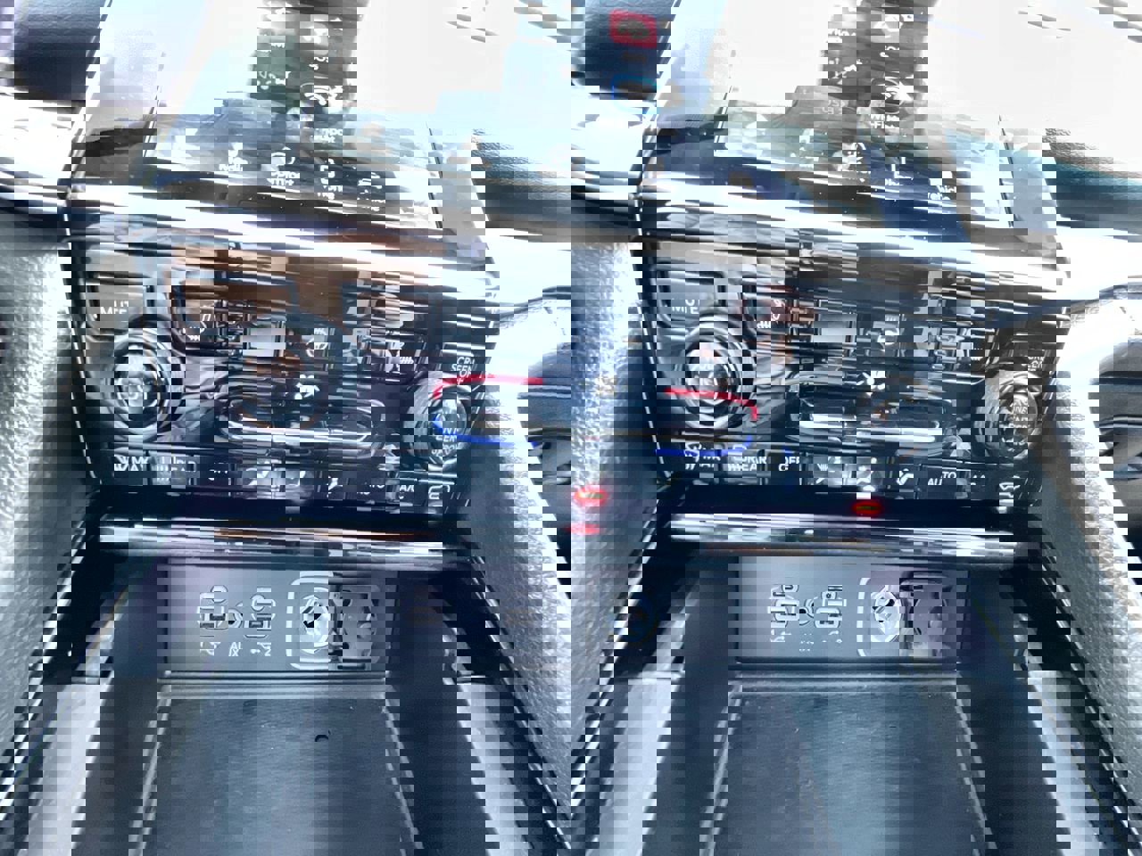 Used 2023 Jeep Grand Cherokee Altitude image 17