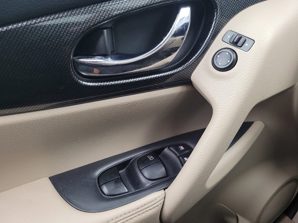 Used 2015 Nissan Rogue SL w/ SL Premium Package image 27