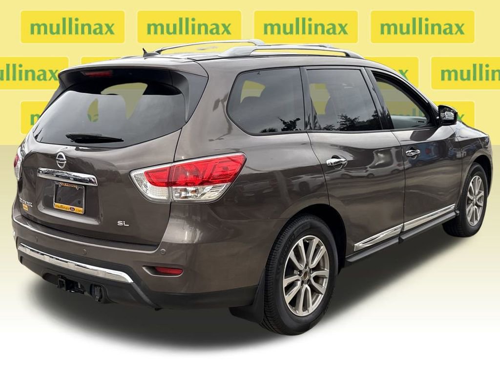 Used 2015 Nissan Pathfinder SL w/ SL Tech Package image 4