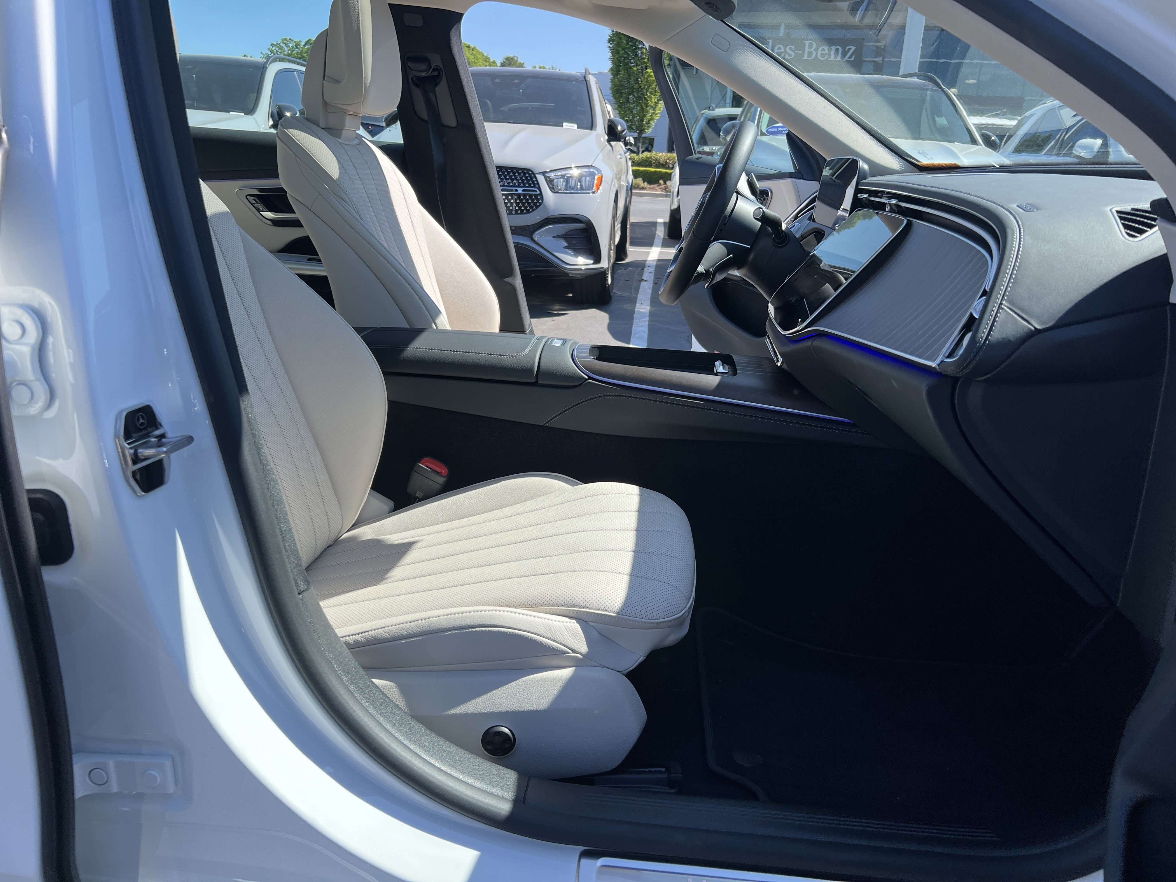 Used 2024 Mercedes-Benz E 450 4MATIC Sedan image 35