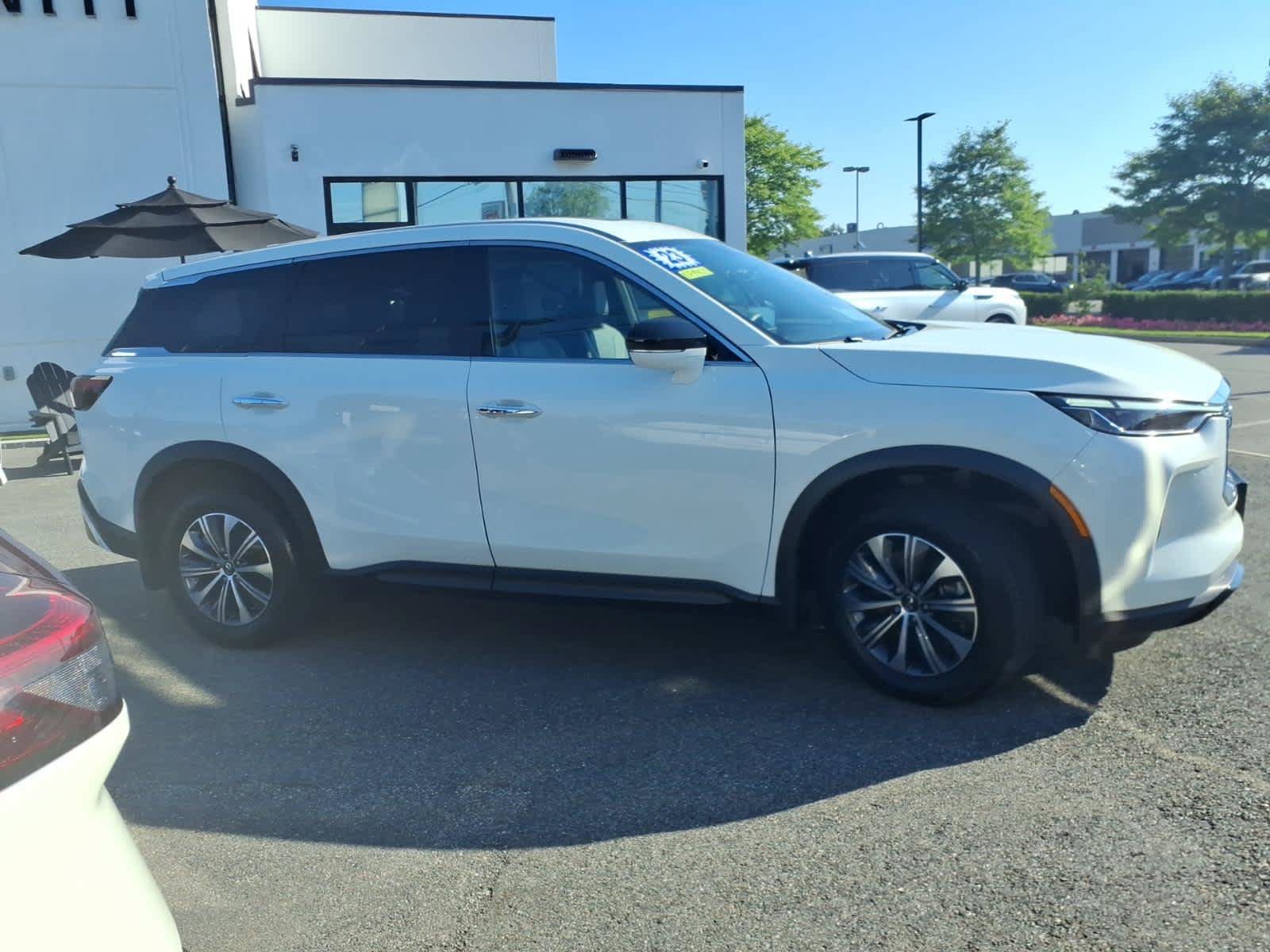 Certified 2023 INFINITI QX60 Pure AWD/4WD image 4