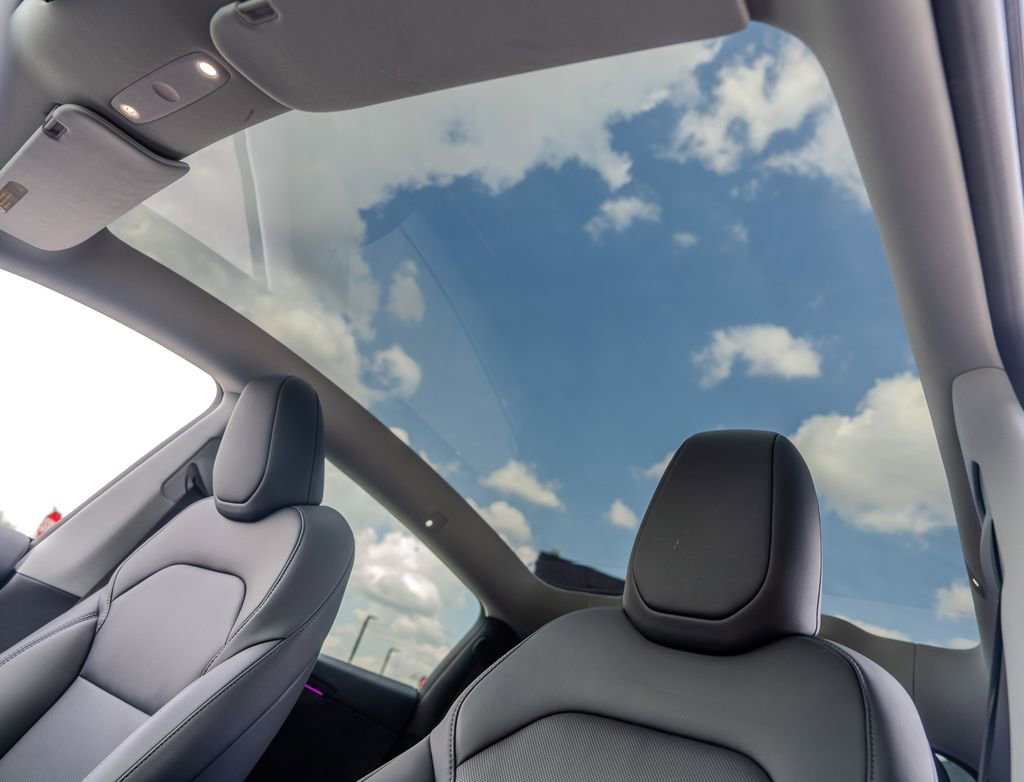 Used 2026 Tesla Model Y Long Range image 16