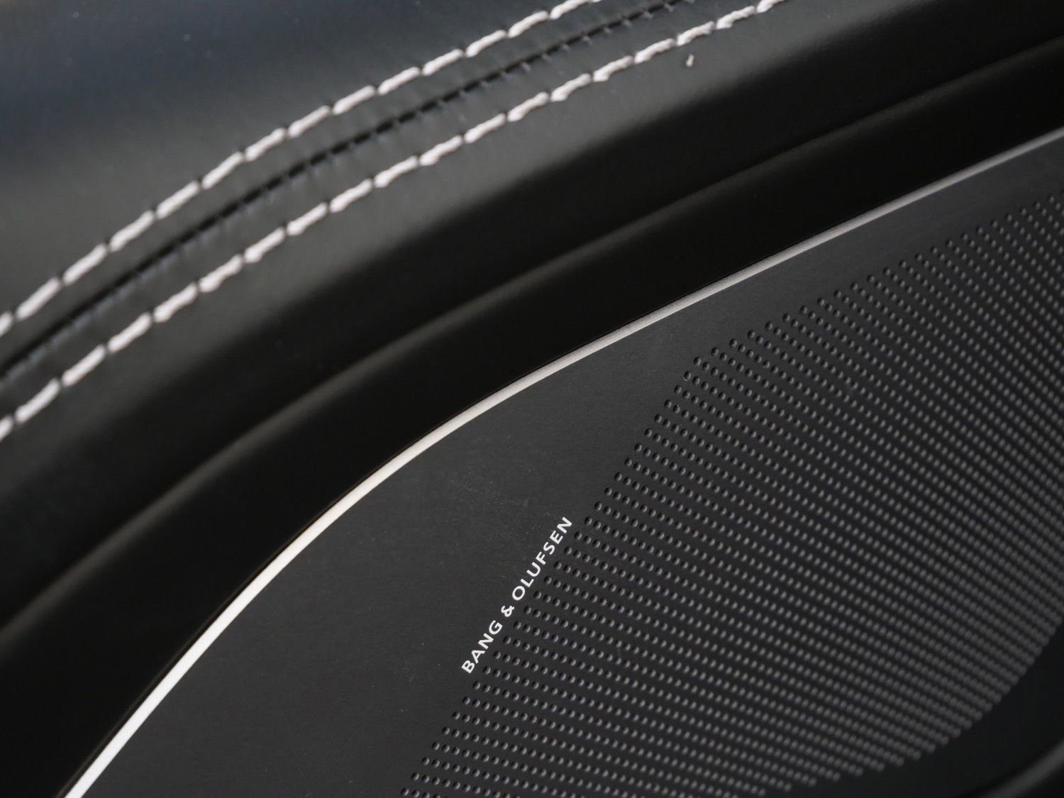 Used 2014 Aston Martin Vanquish Volante RWD image 26