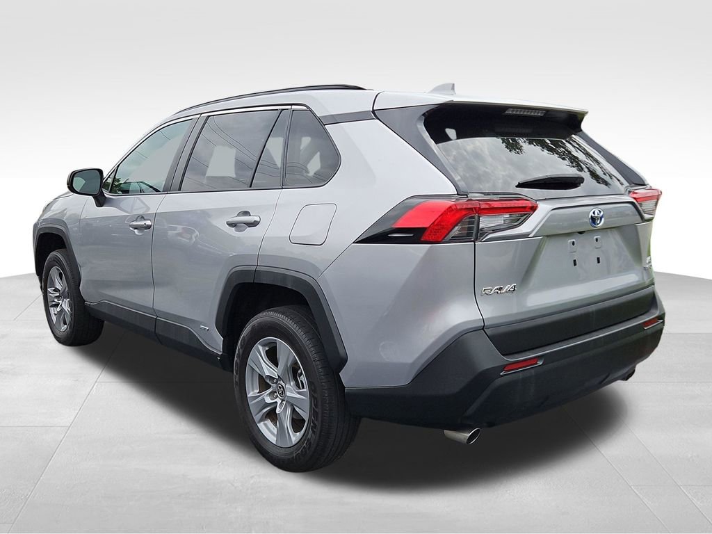 Used 2023 Toyota RAV4 LE AWD/4WD image 5