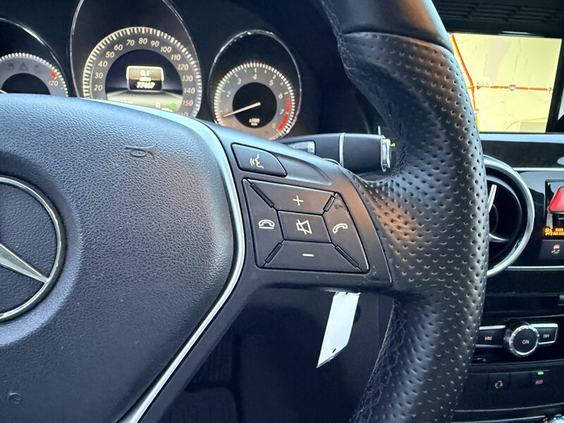 Used 2015 Mercedes-Benz GLK 350 4MATIC image 13