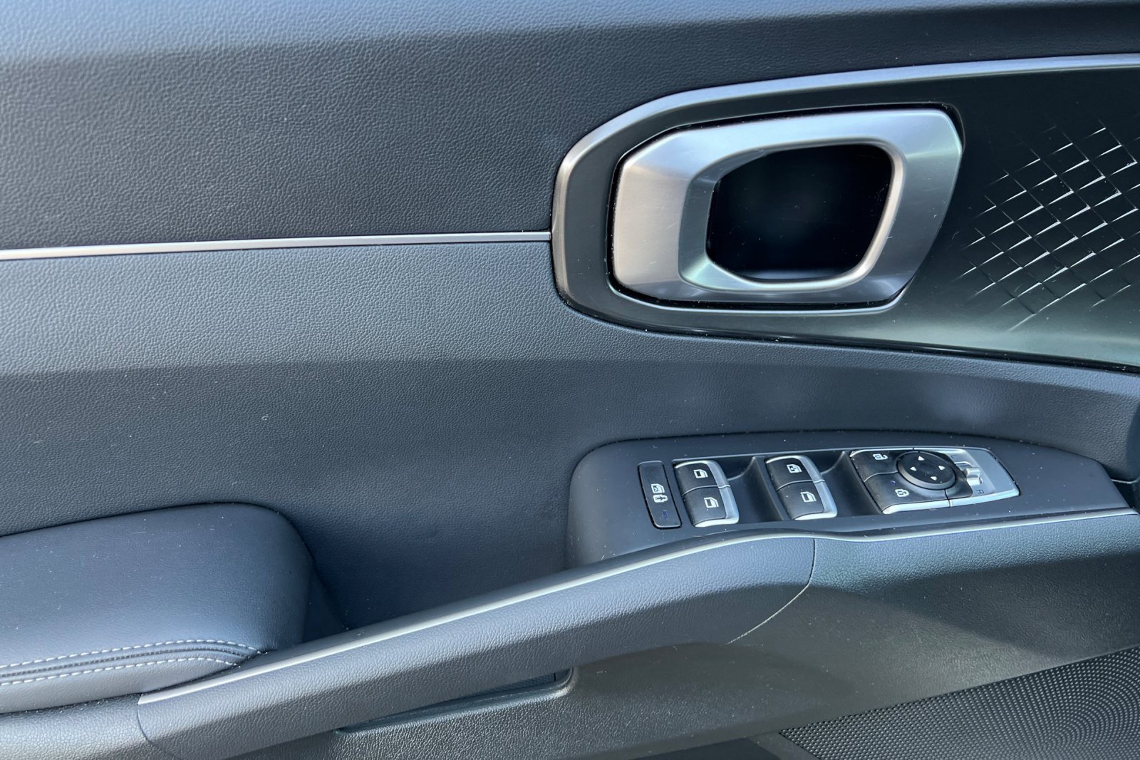 Used 2024 Kia Sorento EX image 8