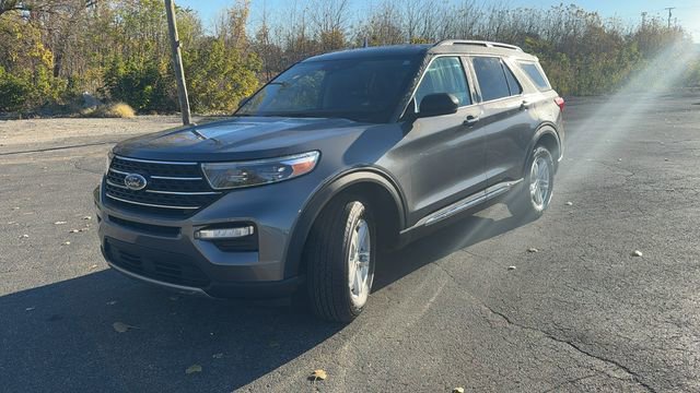 Certified 2022 Ford Explorer XLT w/ Equipment Group 202A image 7