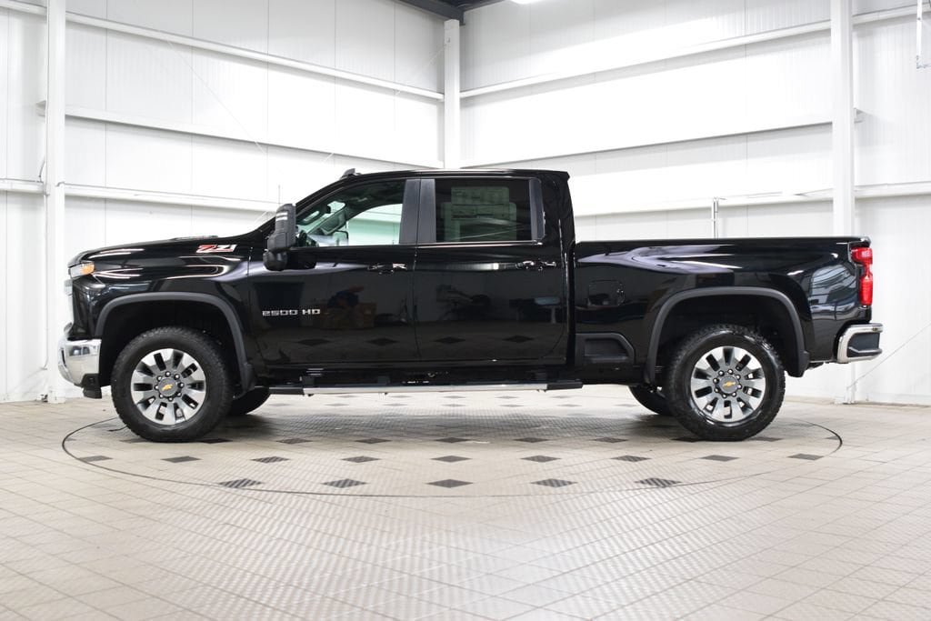 New 2026 Chevrolet Silverado 2500 LT w/ All Star Edition AWD/4WD image 4