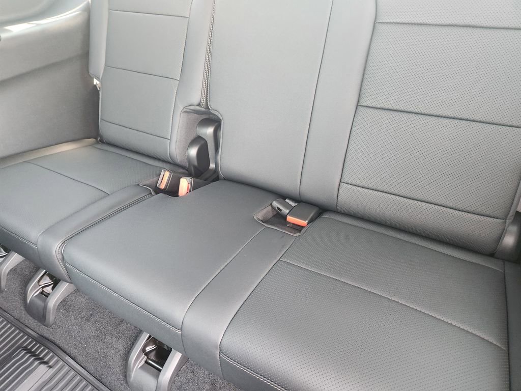 New 2026 Chevrolet Traverse High Country w/ LPO, Floor Liner Package image 22