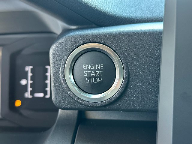 Certified 2025 Toyota 4Runner SR5 AWD/4WD image 21