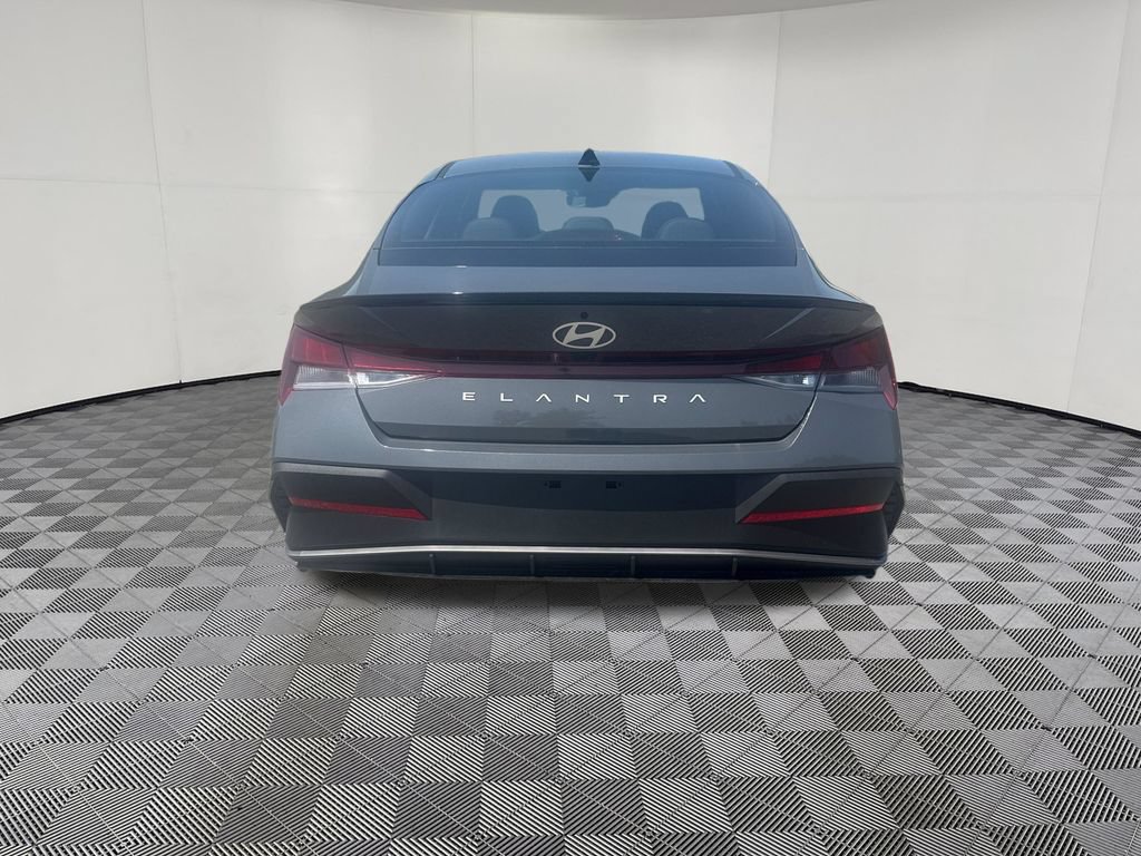 New 2026 Hyundai Elantra SEL Sport FWD image 6