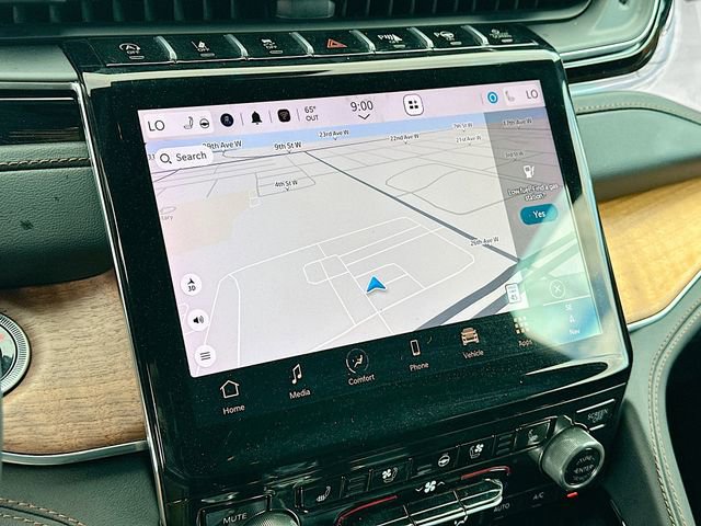 Used 2025 Jeep Grand Cherokee Summit image 13