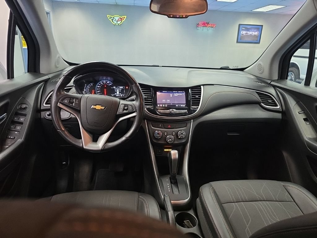 Certified 2022 Chevrolet Trax LT w/ Driver Confidence Package FWD image 18