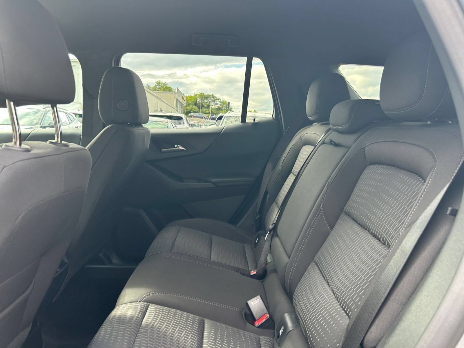 Used 2025 Chevrolet Equinox LT FWD image 20
