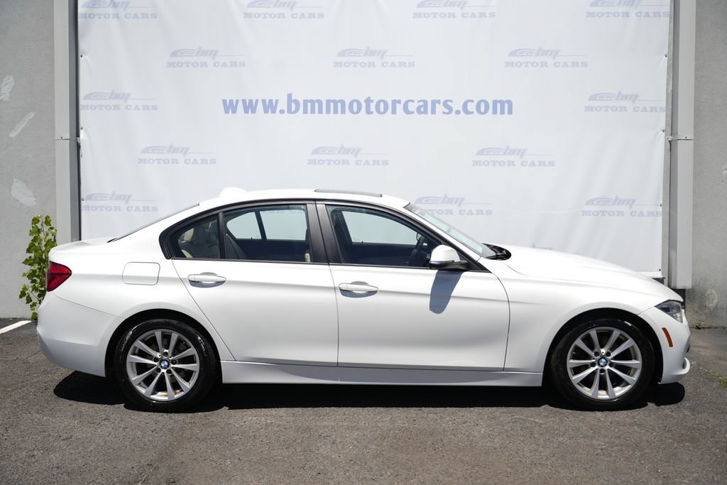 Used 2018 BMW 320i xDrive Sedan AWD/4WD image 7