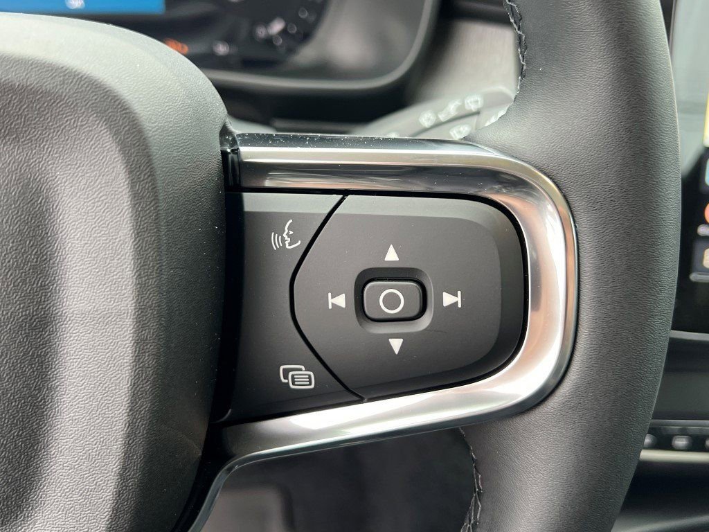 New 2026 Volvo XC40 B5 Ultra w/ Protection Package Premier image 18