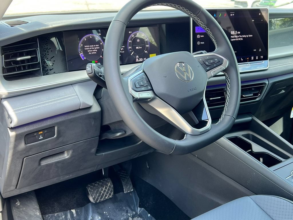 New 2025 Volkswagen Tiguan SE AWD/4WD image 13