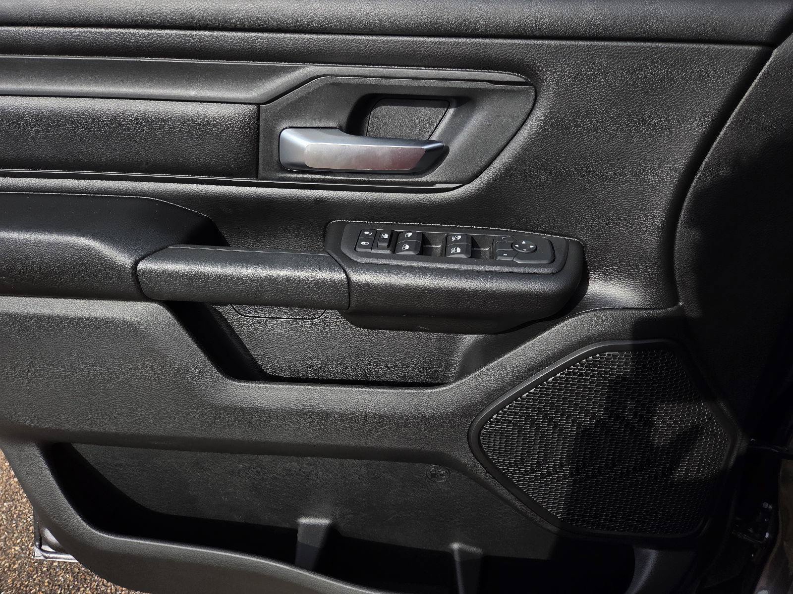 New 2026 RAM 1500 Express AWD/4WD image 12