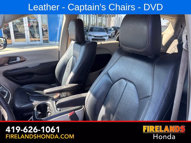 Used 2017 Chrysler Pacifica Touring-L Plus w/ Tire & Wheel Group FWD image 14