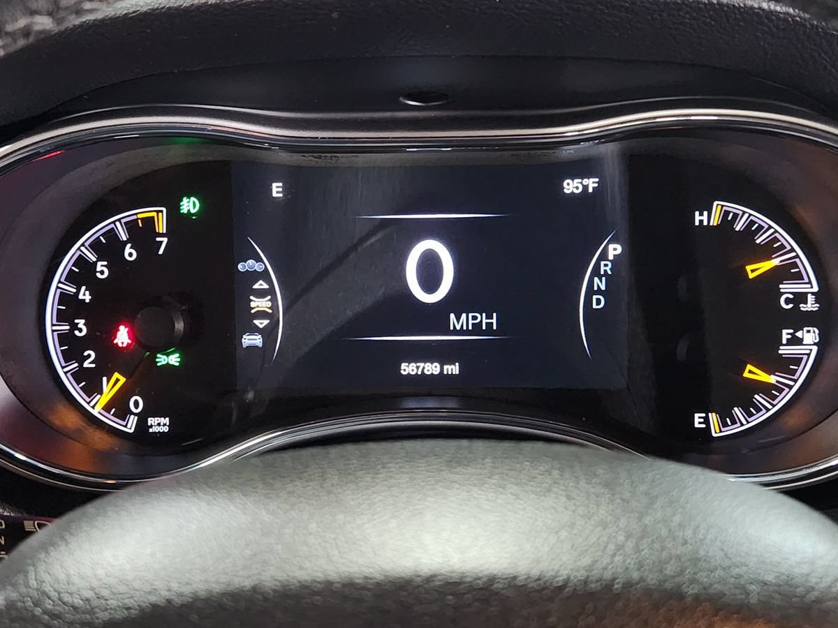 Used 2022 Jeep Grand Cherokee Laredo X AWD/4WD image 35