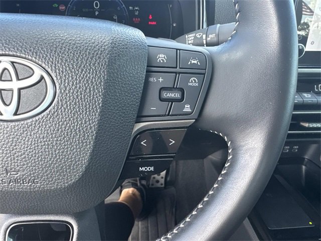 Used 2025 Toyota Camry SE image 25