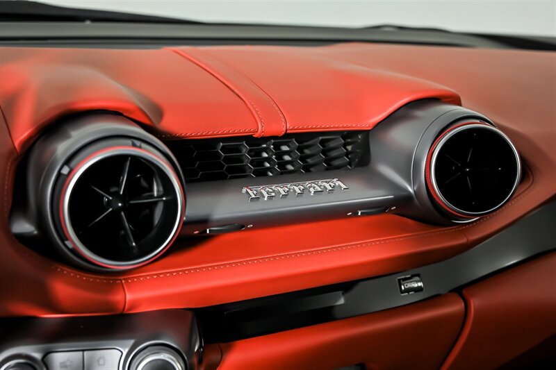 Used 2019 Ferrari 812 Superfast RWD image 30