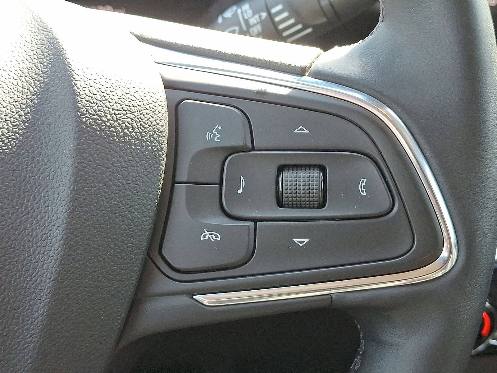 Used 2025 Buick Encore GX Sport Touring w/ Comfort Package FWD image 18