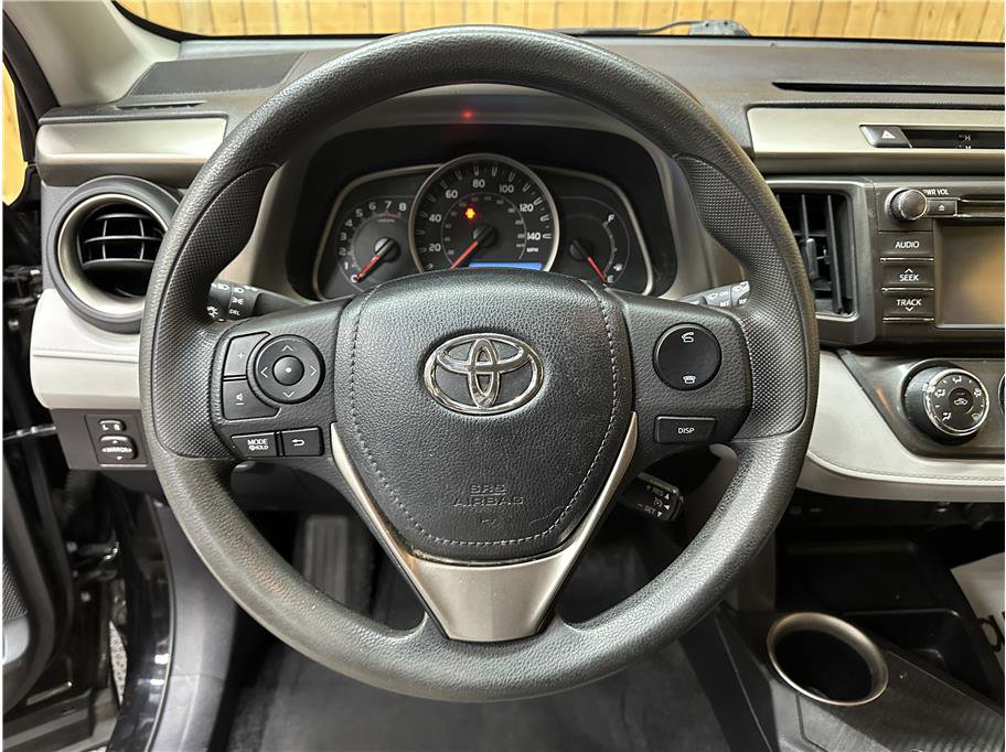 Used 2013 Toyota RAV4 LE image 18