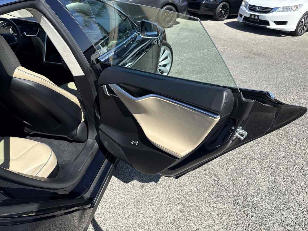 Used 2012 Tesla Model S Performance RWD image 23