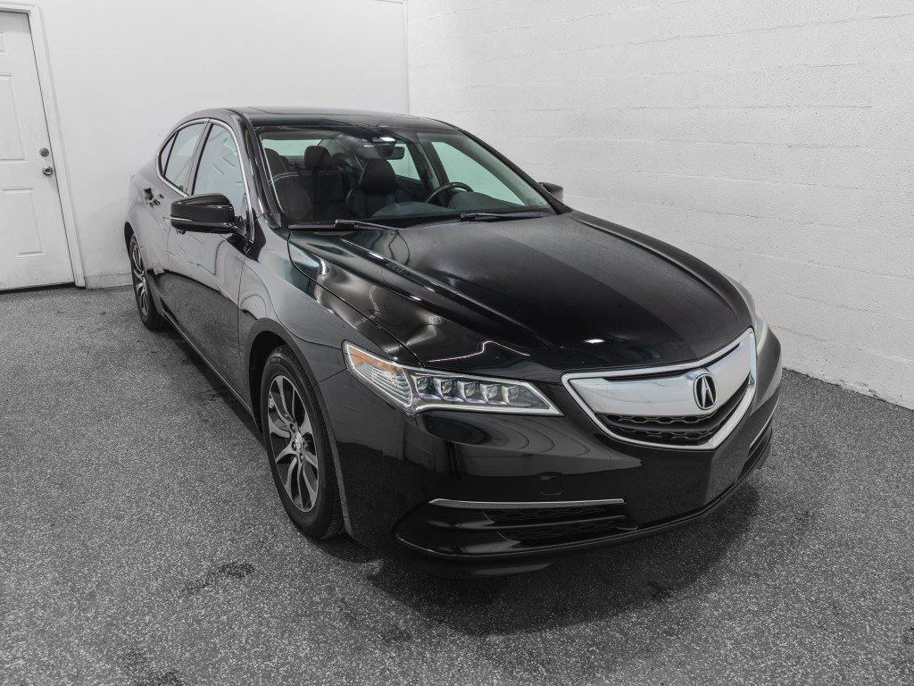Used 2017 Acura TLX w/ Technology Package FWD image 2