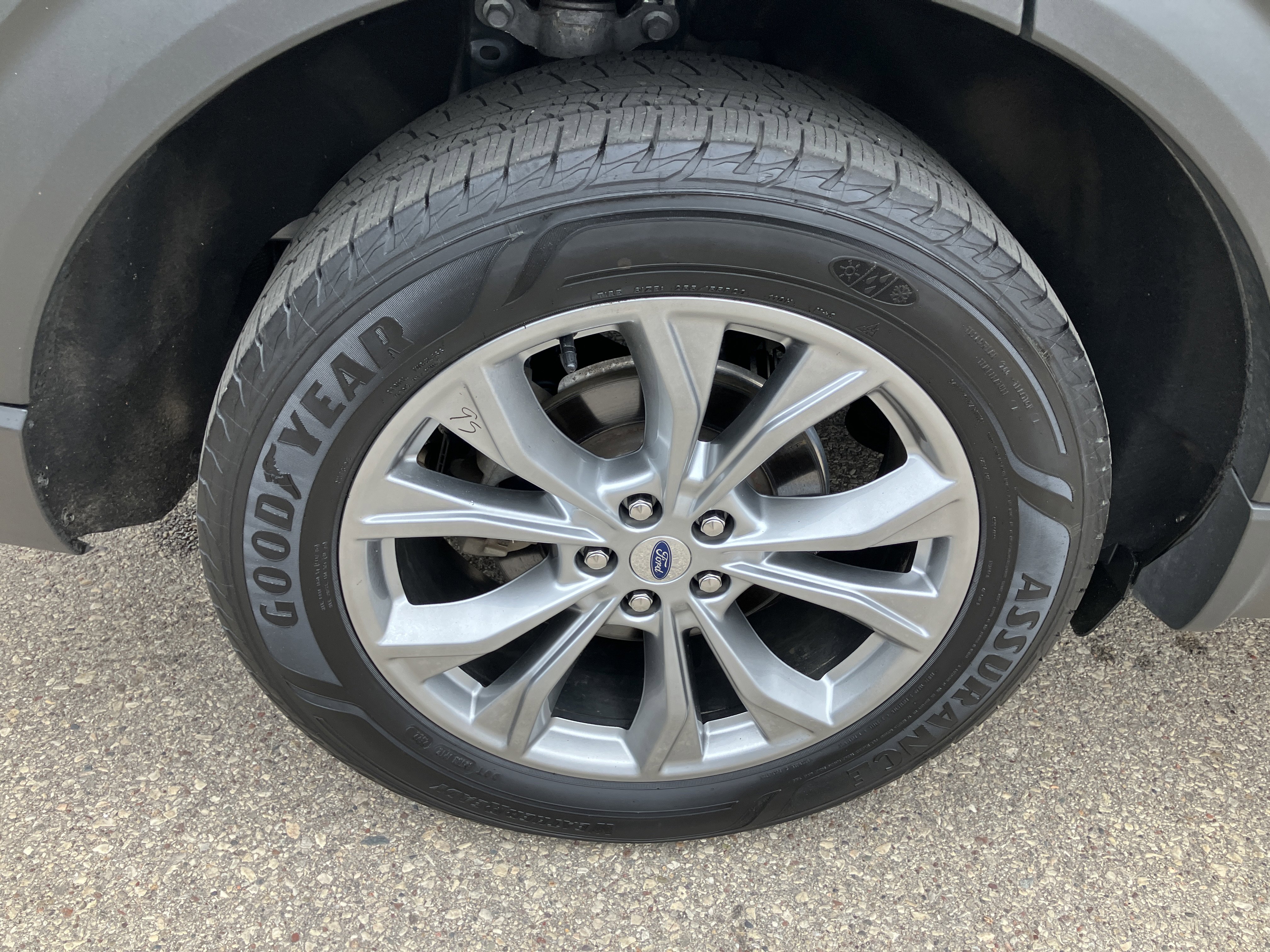 Used 2021 Ford Explorer XLT w/ Equipment Group 202A AWD/4WD image 21