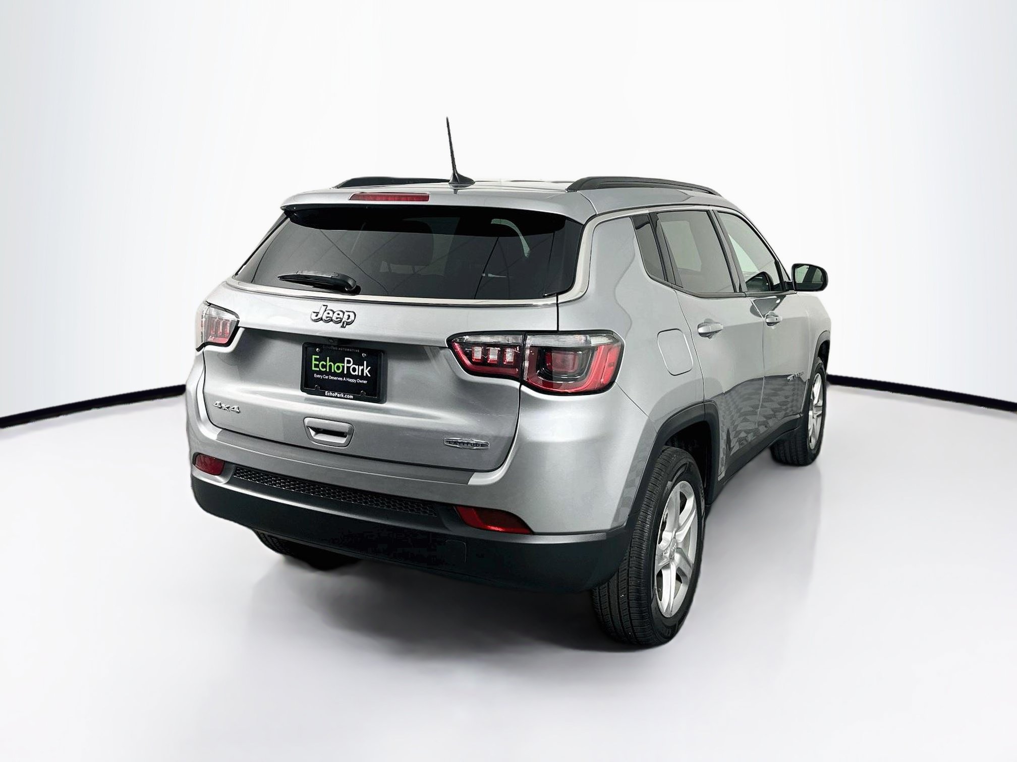 Used 2023 Jeep Compass Latitude AWD/4WD image 9