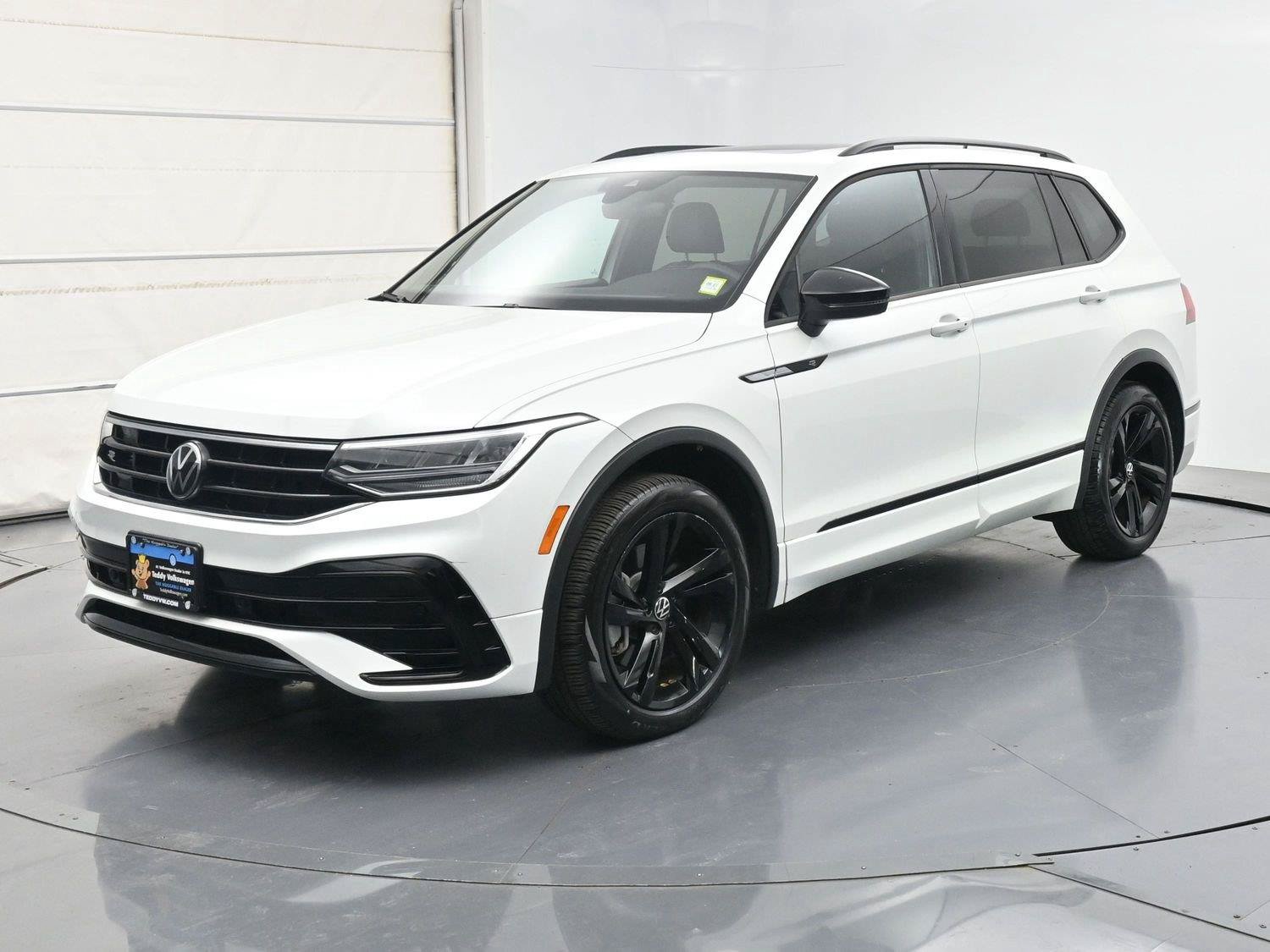 Certified 2024 Volkswagen Tiguan SE R-Line