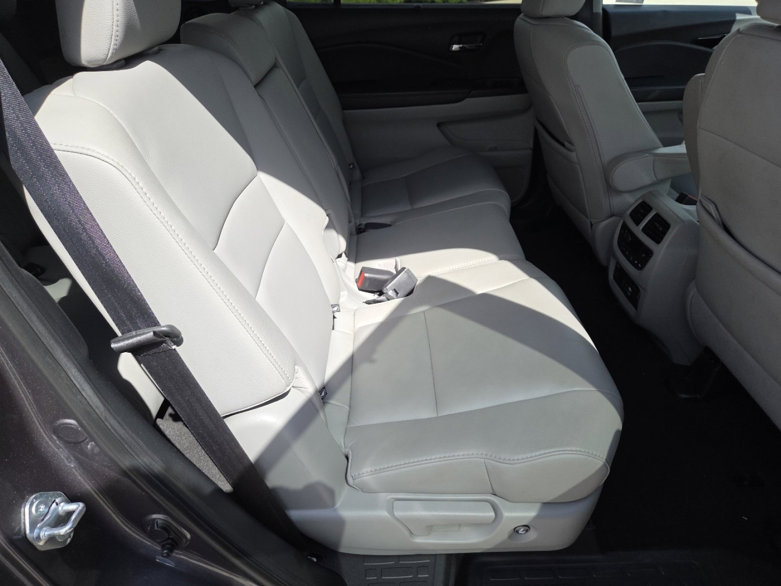 Used 2021 Honda Pilot Touring image 23