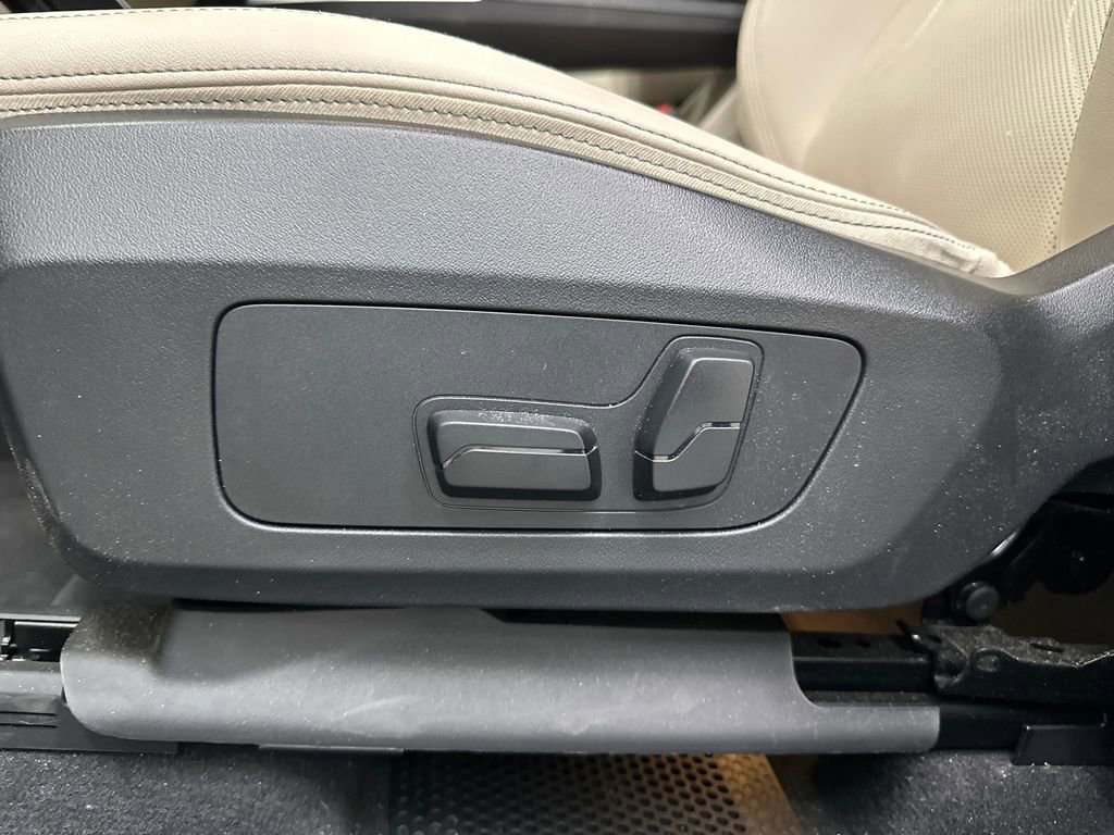 Used 2024 BMW X1 xDrive28i w/ Convenience Package image 10