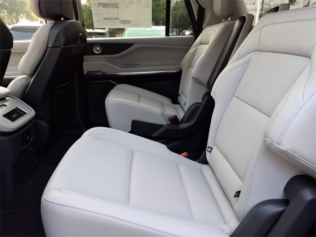 New 2025 Lincoln Navigator L Reserve image 9