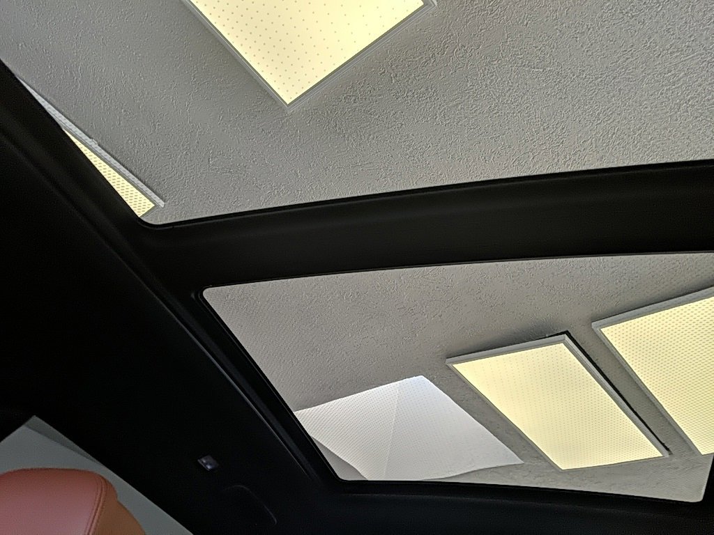 Used 2024 BMW X7 M60i w/ Executive Package image 40