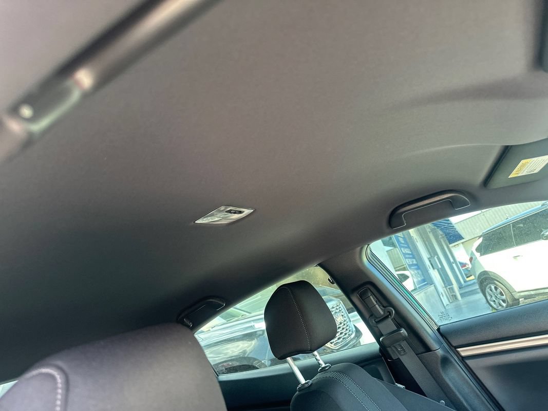 Used 2018 Honda Civic Sport image 32